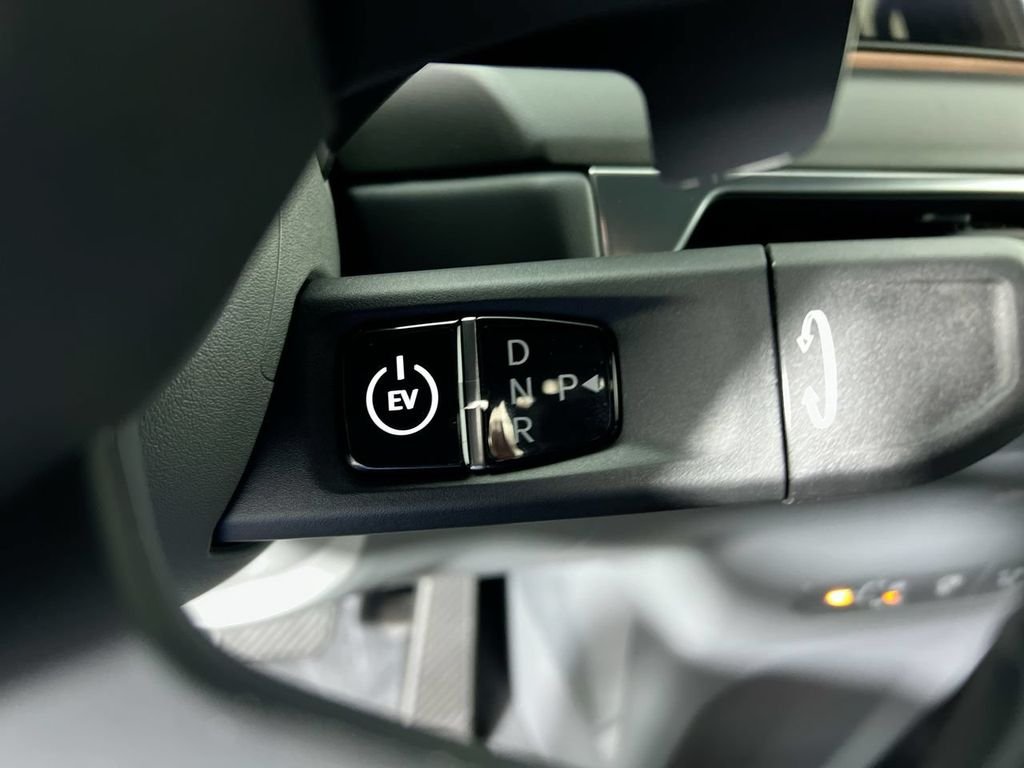 New 2026 Wolf Gray Kia Land AWD image 23