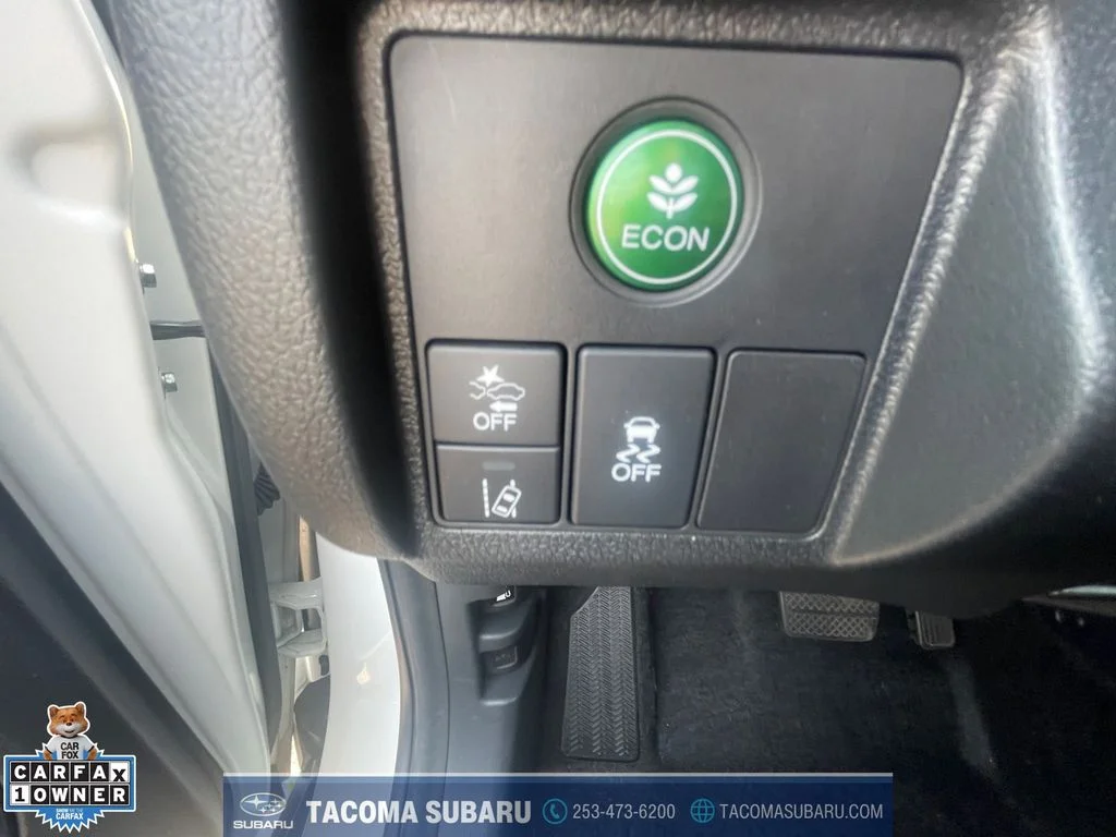 Used 2021 White Honda EX-L image 23
