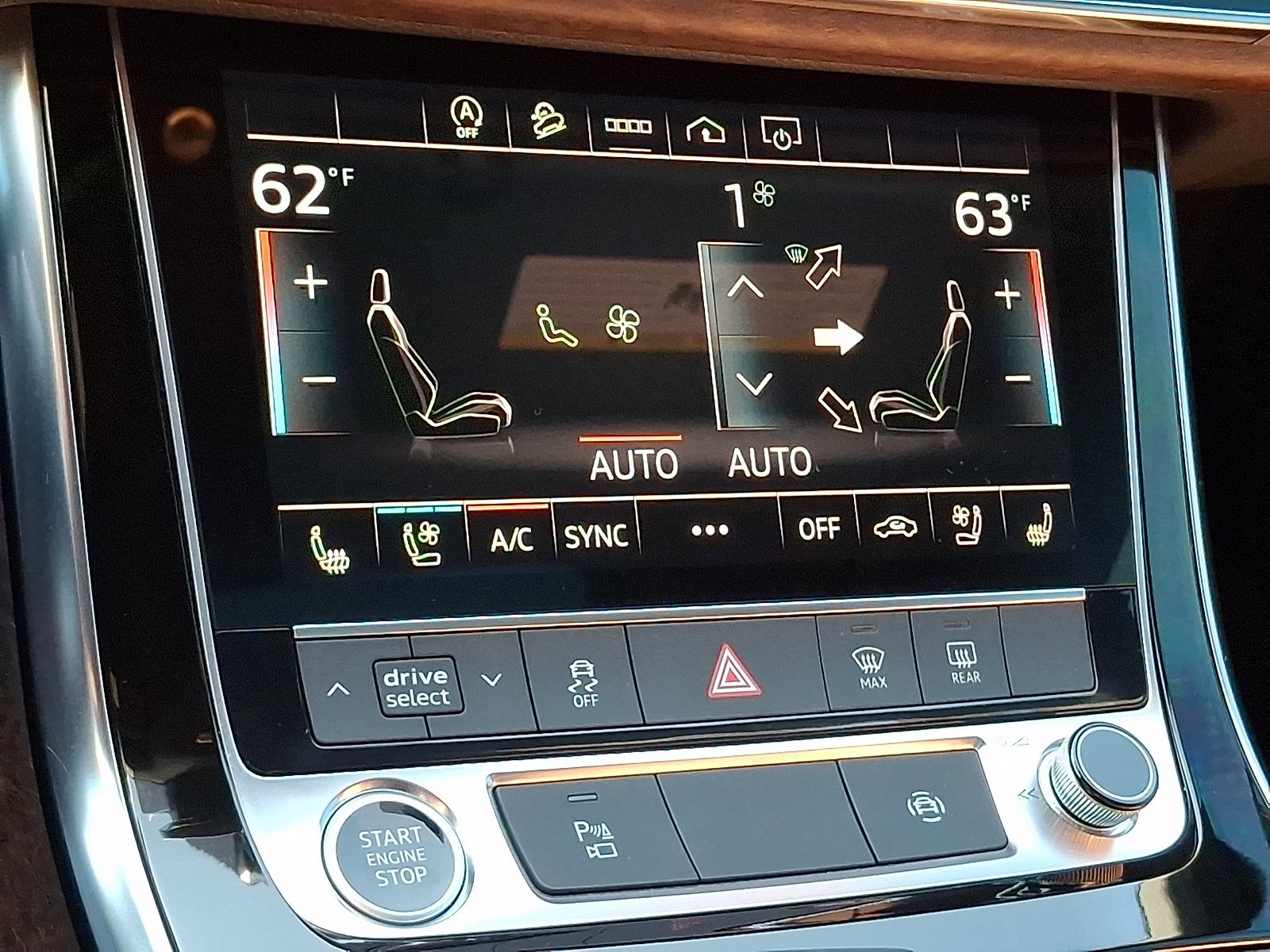 Used 2024 Mythos Black Metallic   0E0e Audi Premium Plus image 17