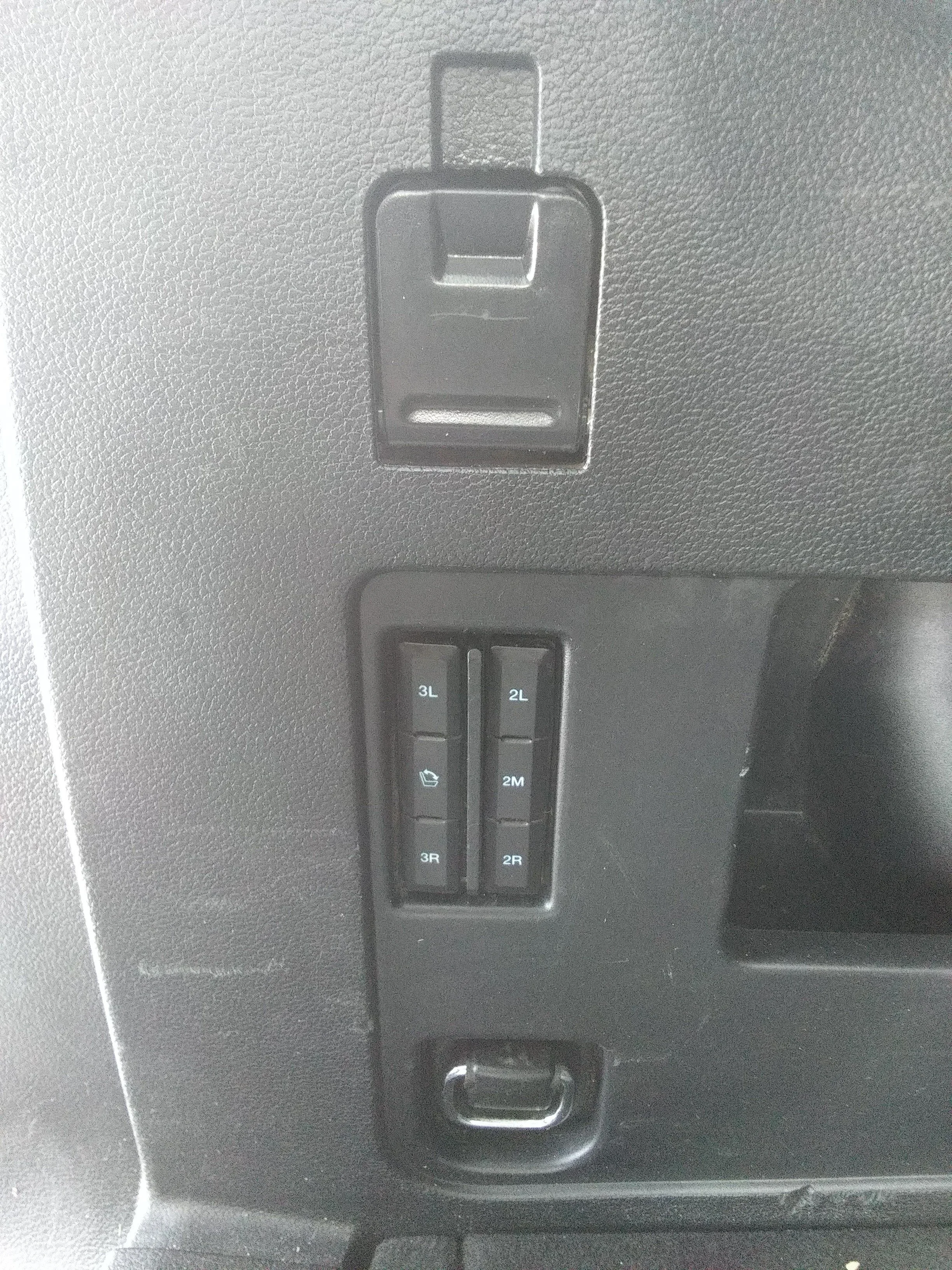 Used 2020 White Ford Limited image 9
