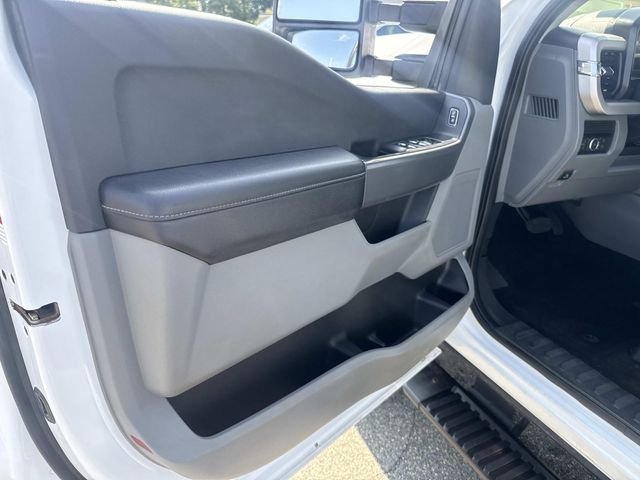 Used 2023 Oxford White Ford XLT image 17