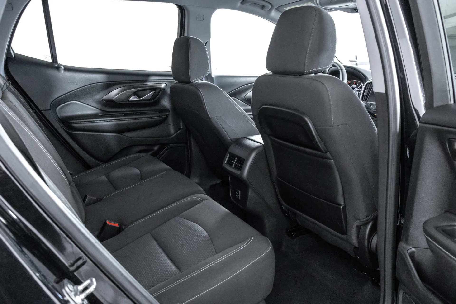Used 2024 Ebony Twilight Metallic GMC SLE image 38