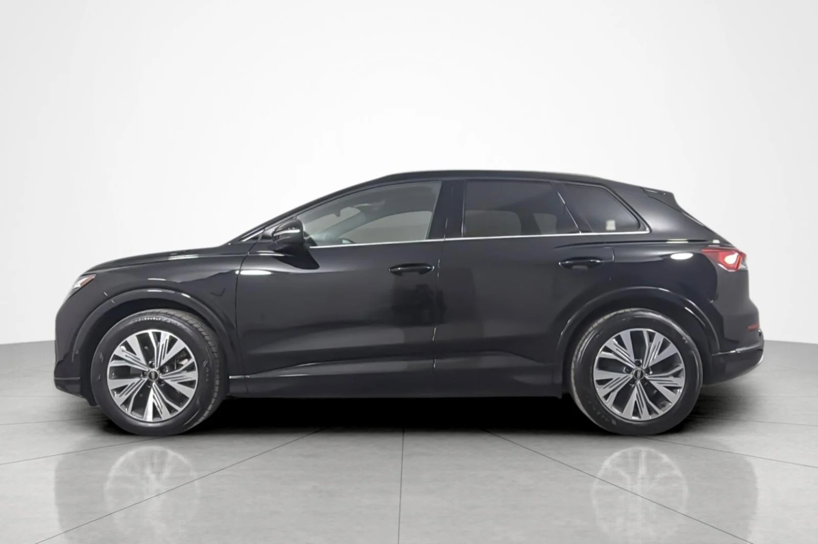 Used 2023 Mythos Black Metallic Audi Premium Plus 40 RWD image 2