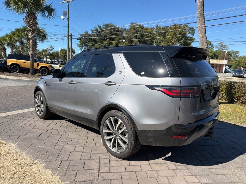 2025 Land Rover Discovery P360 Dynamic SE photo 3