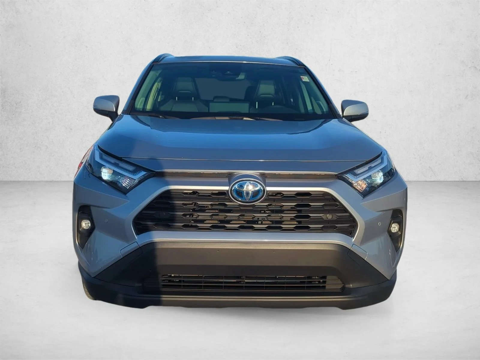 Used 2024 Silver Sky Metallic Toyota Hybrid XLE Premium image 2