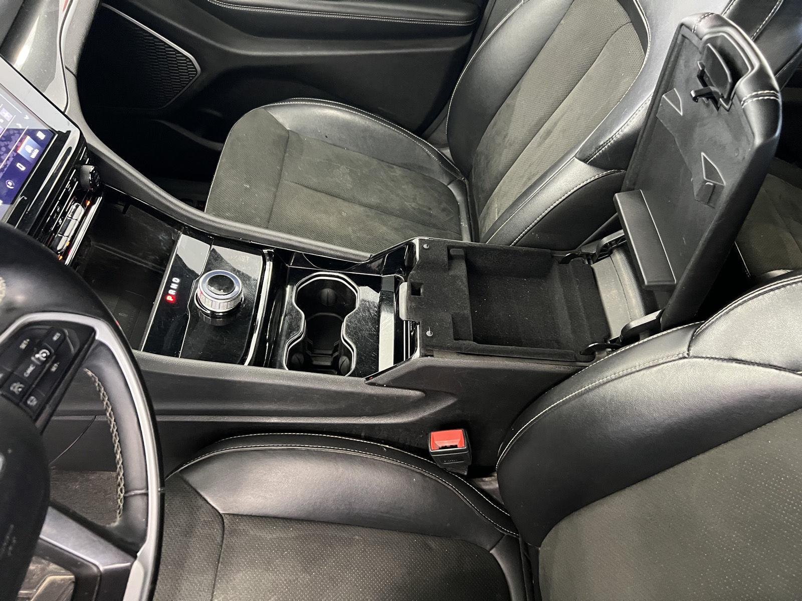 Used 2022 Bright White Clearcoat Jeep Altitude image 18