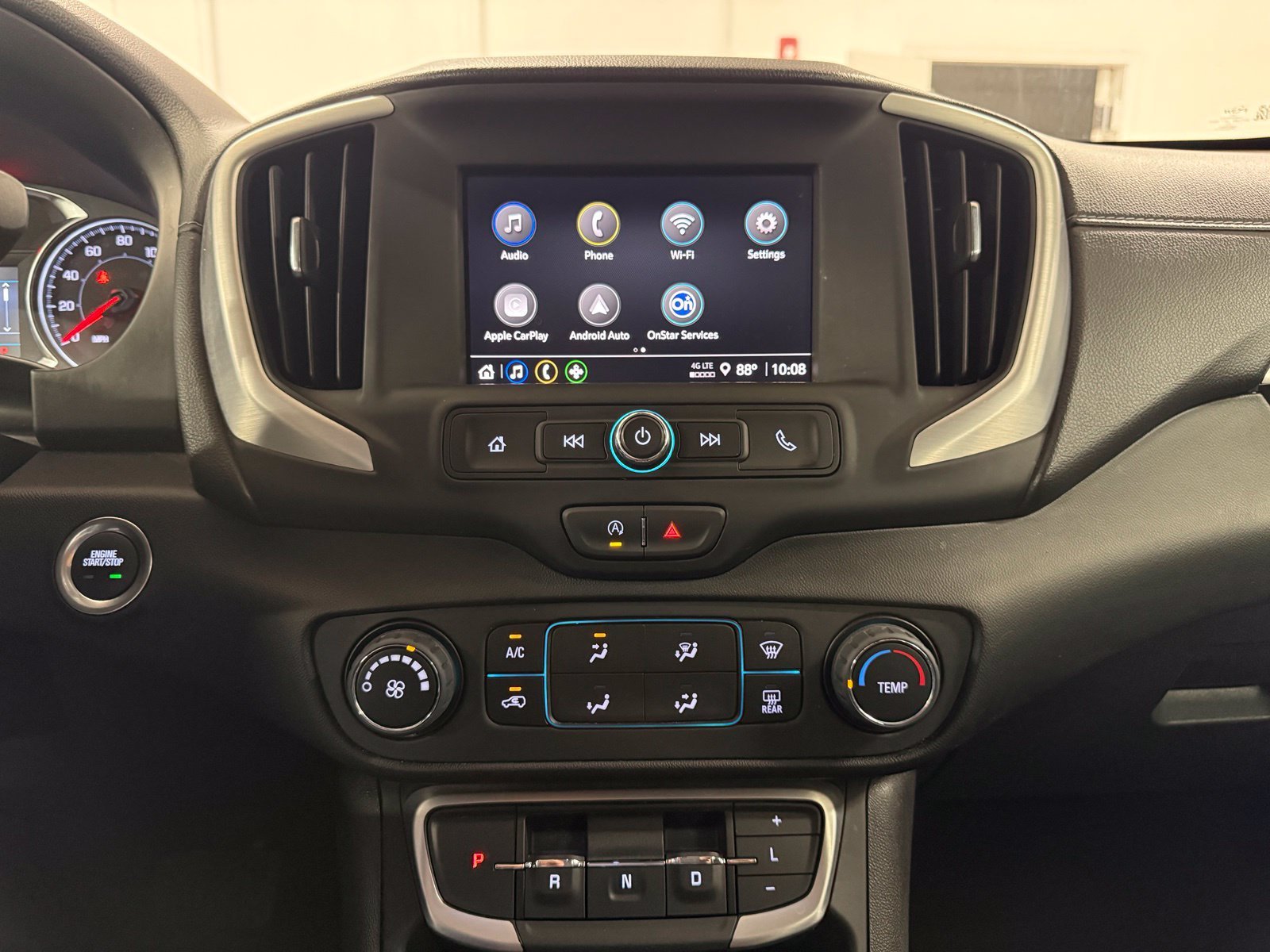 Used 2024 White GMC SLE image 12