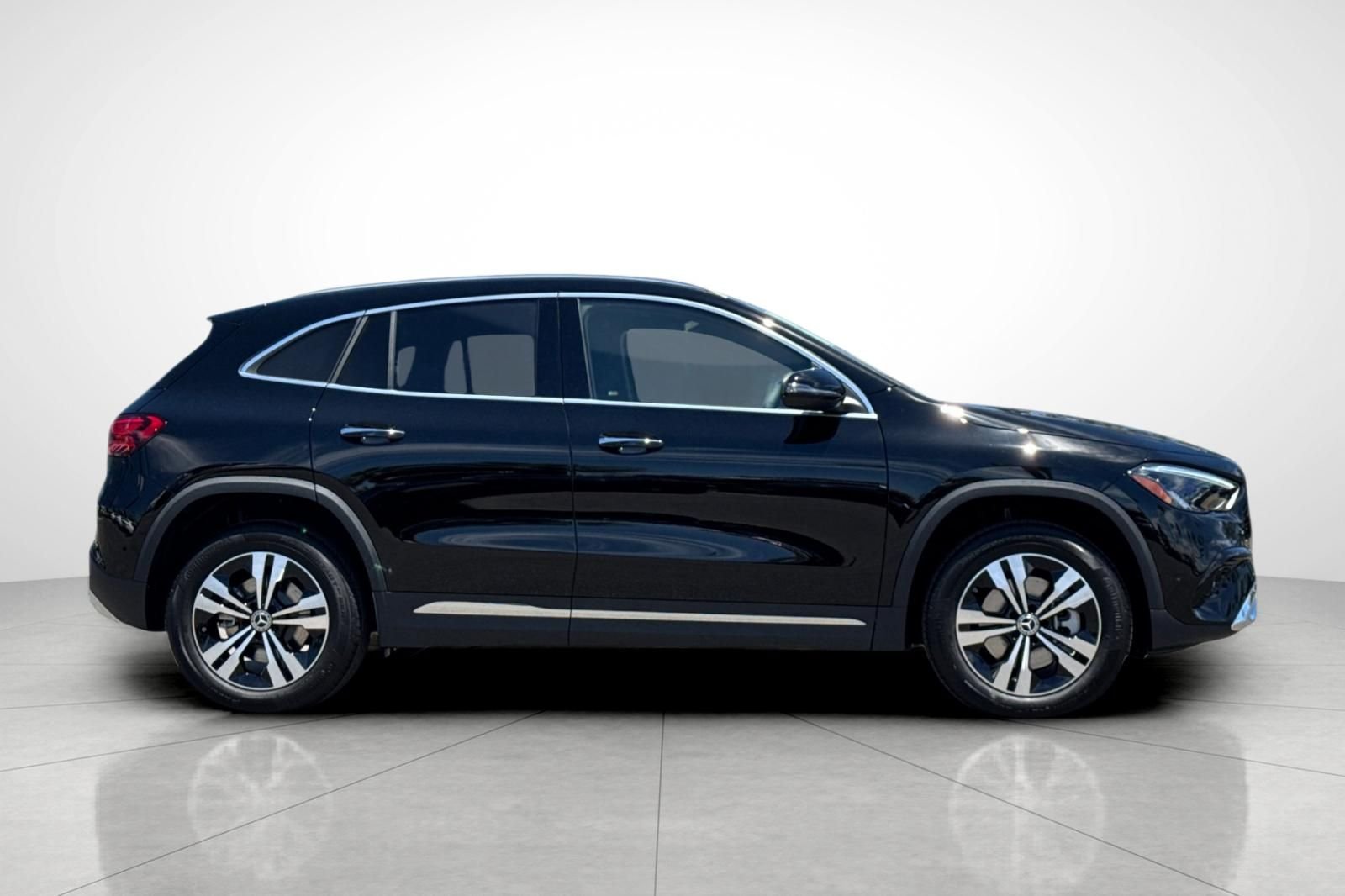 New 2026 Night Black Mercedes-Benz GLA 250 image 31