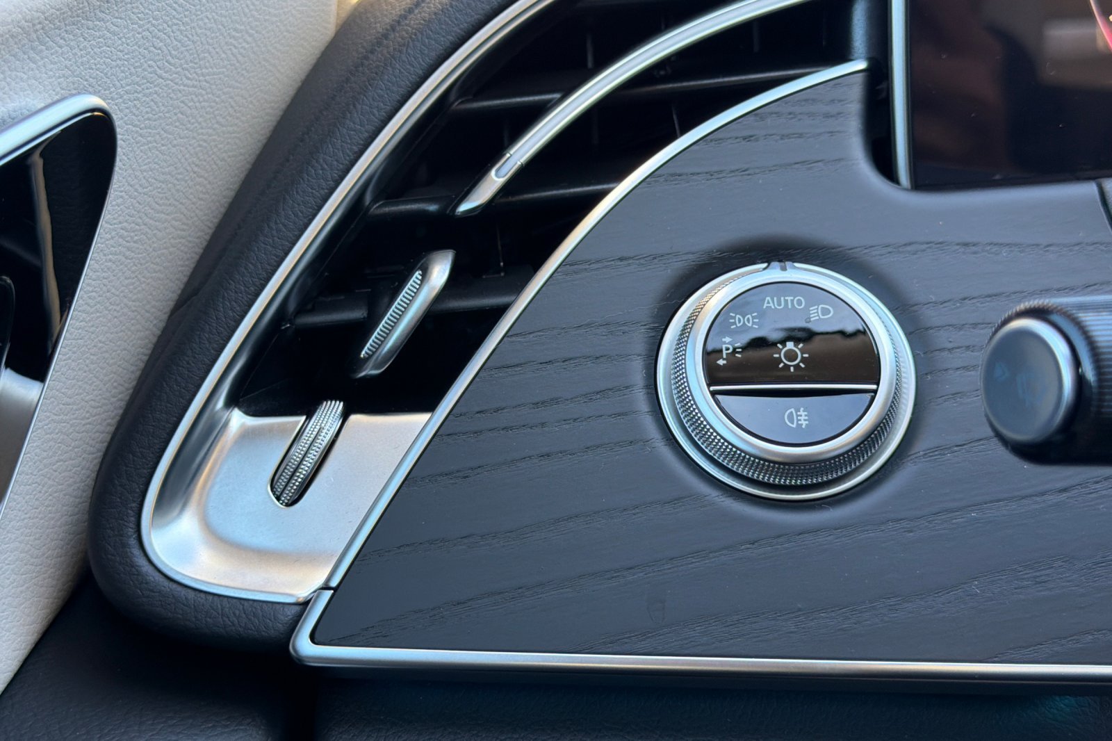 New 2027 Cirrus Silver Metallic Mercedes-Benz E 350 image 28