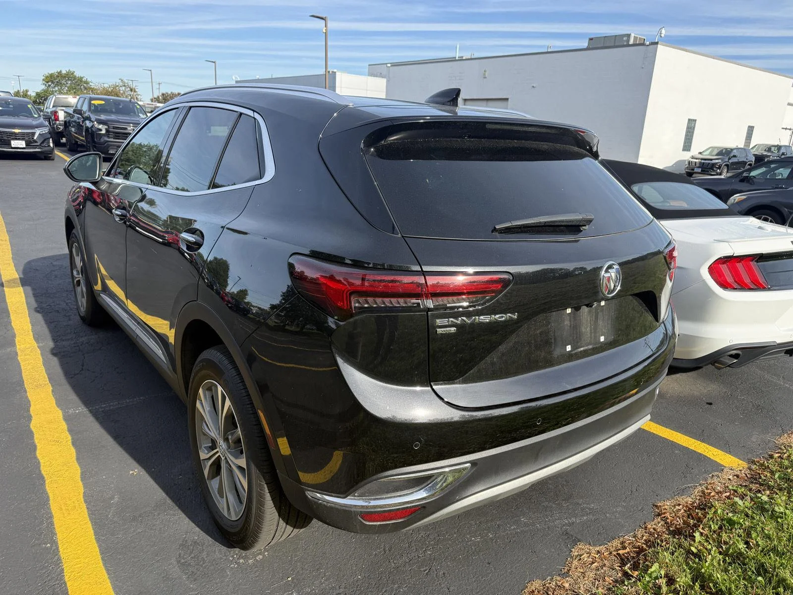 Used 2023 Ebony Twilight Metallic Buick Preferred image 7