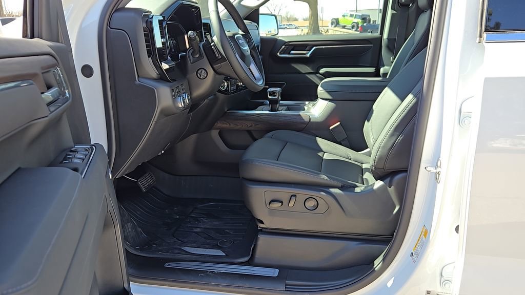 2026 GMC Sierra 1500 SLT - Photo 6