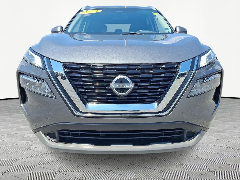 Used 2023 Gray Nissan SV image 2