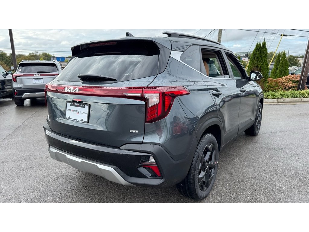 2026 Kia Seltos EX photo 2