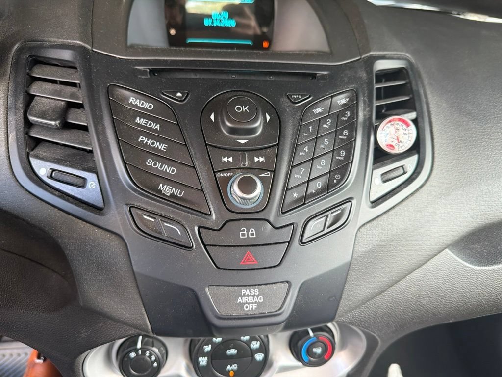 Used 2014 Ruby Red Metallic Ford SE image 10