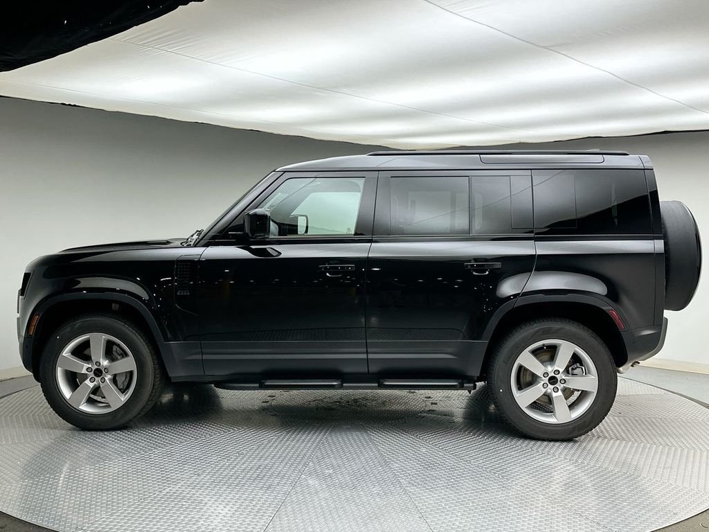 New 2026 Santorini Black Land Rover S image 2