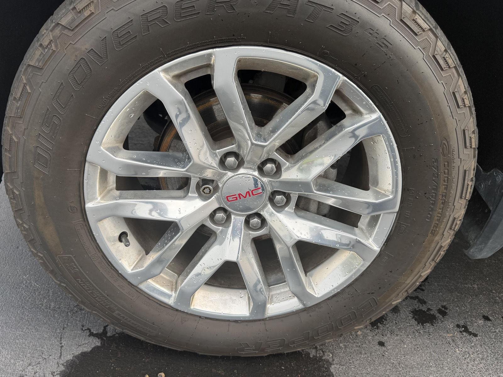 Used 2019 Dark Sky Metallic GMC SLE image 42