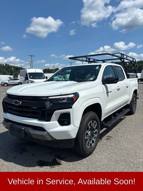 Used 2024 White Chevrolet Z71 image 3