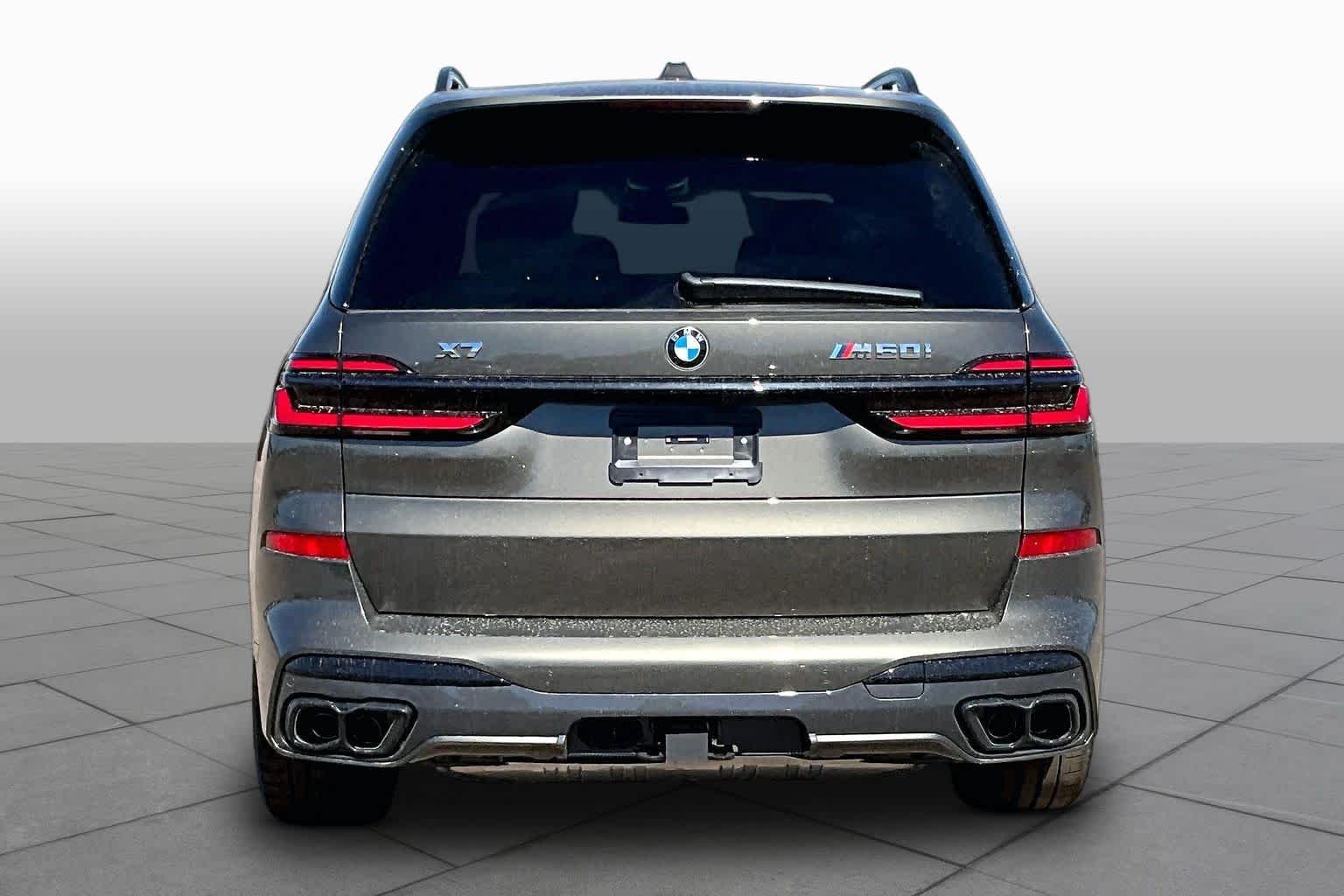 New 2027 Manhattan Green Metallic BMW M60i image 4