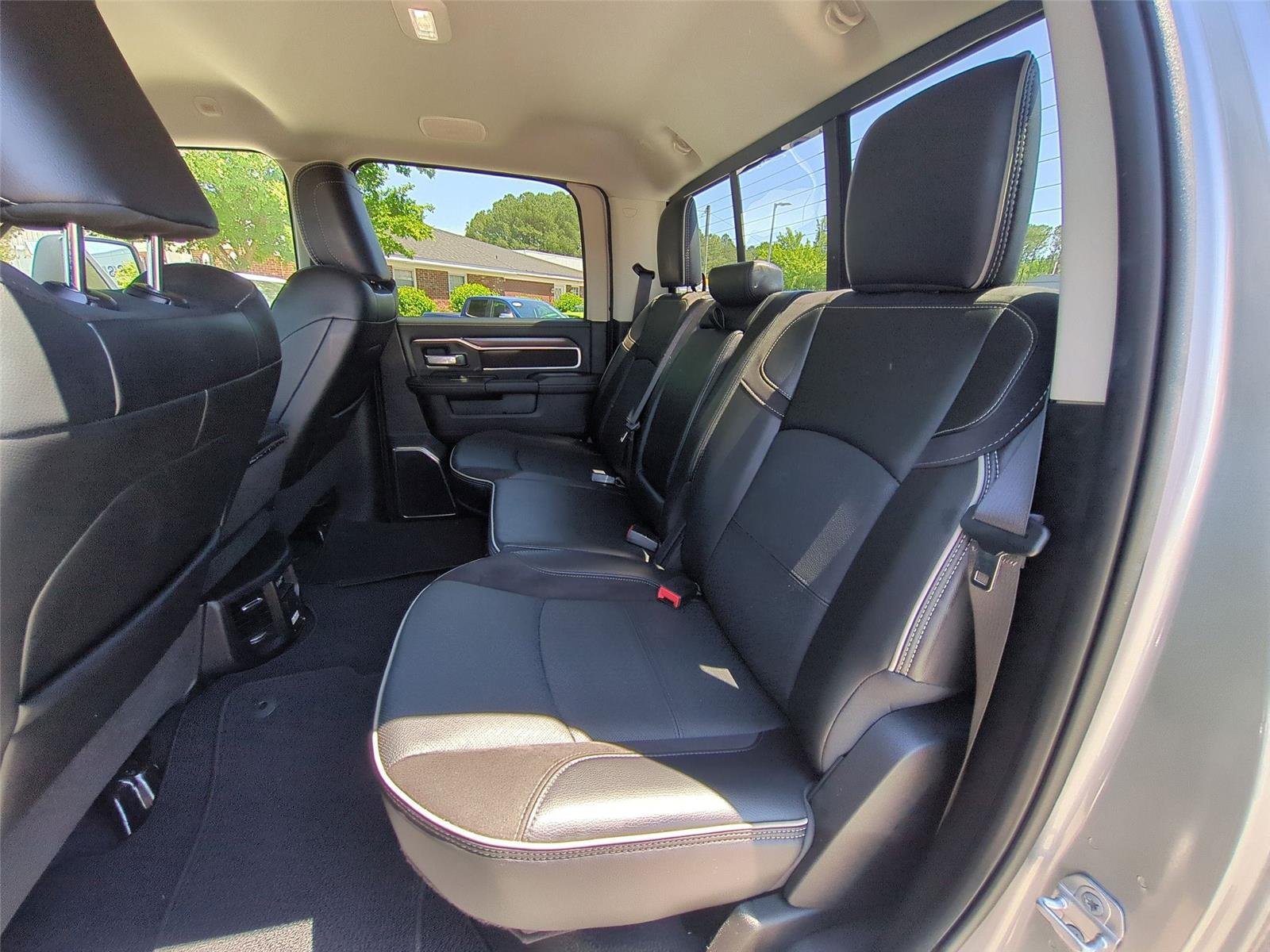 Used 2024 Billet Silver Metallic Clearcoat Ram Laramie image 32