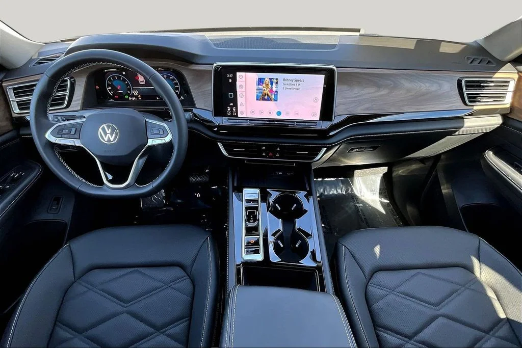 2026 Volkswagen Atlas SE w/Tech - Photo 7