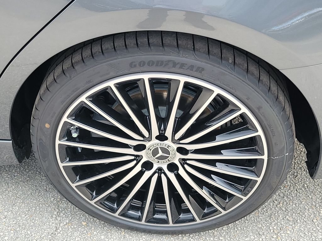 New 2026 Selenite Grey Metallic Mercedes-Benz C 300 image 8