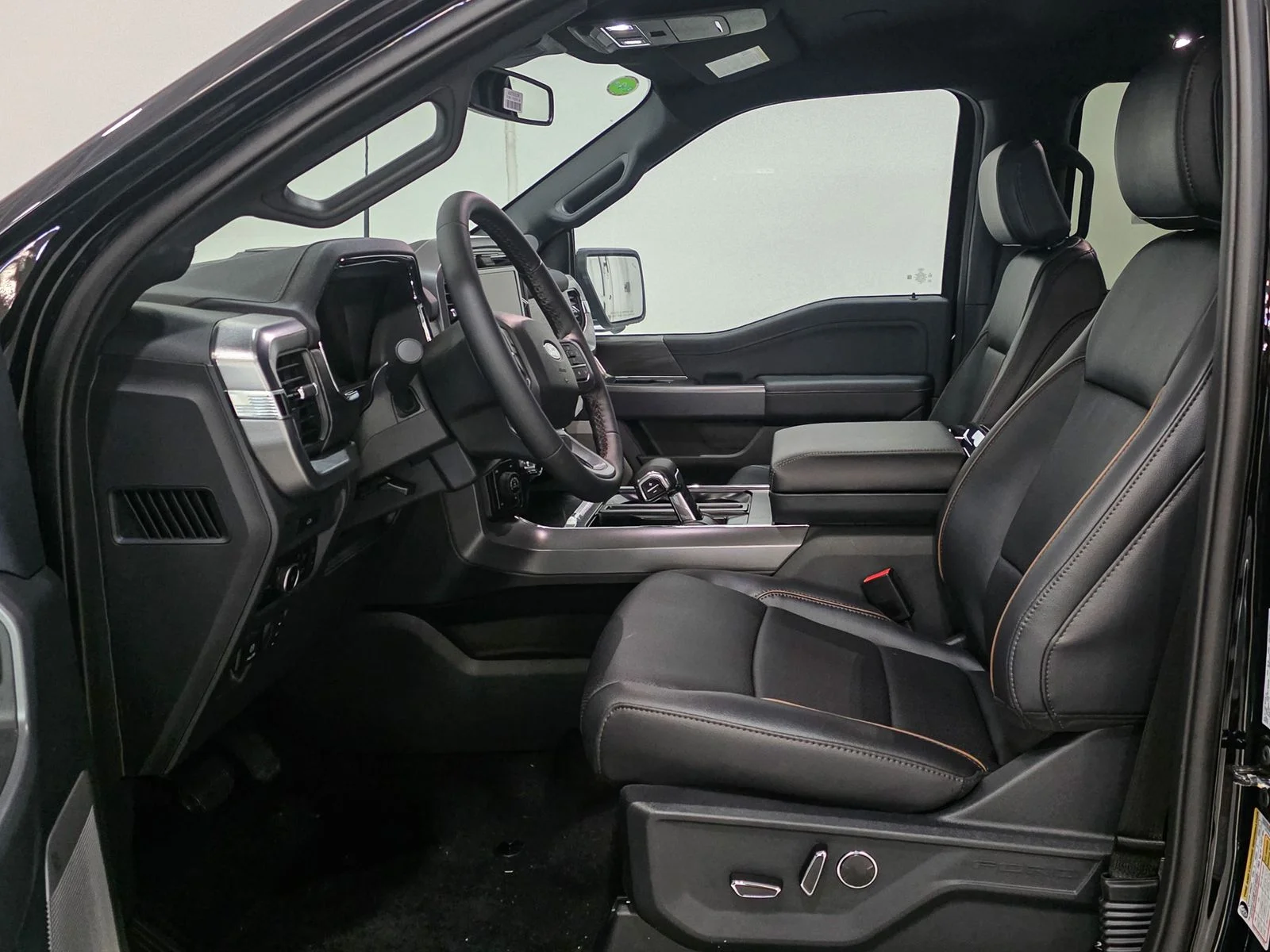 New 2026 Agate Black Metallic Ford Lariat® image 20
