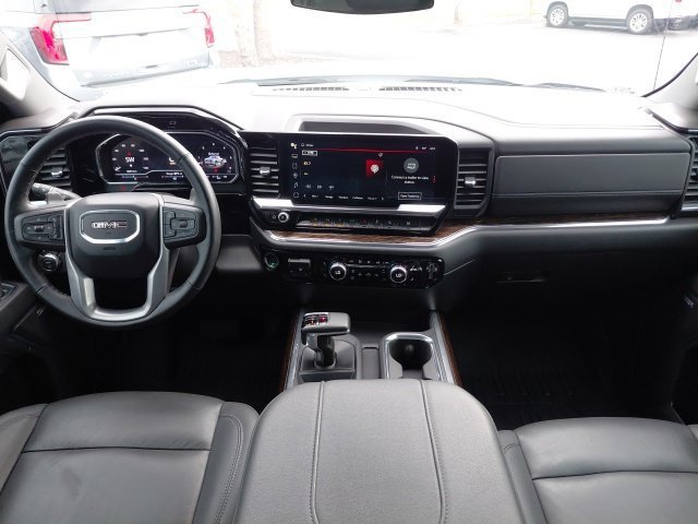 Used 2024 Summit White GMC Elevation image 15