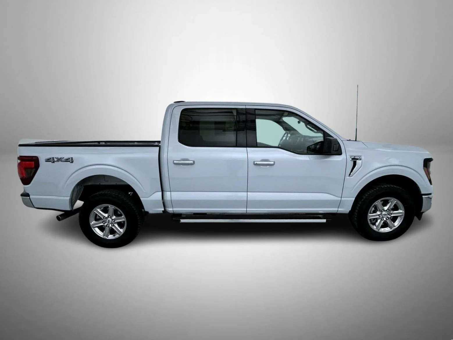 Used 2025 White Ford XLT image 4