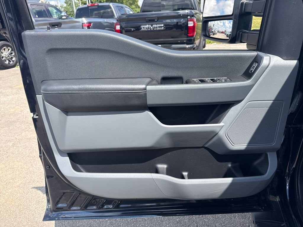 Used 2022 Blue Ford XLT image 12