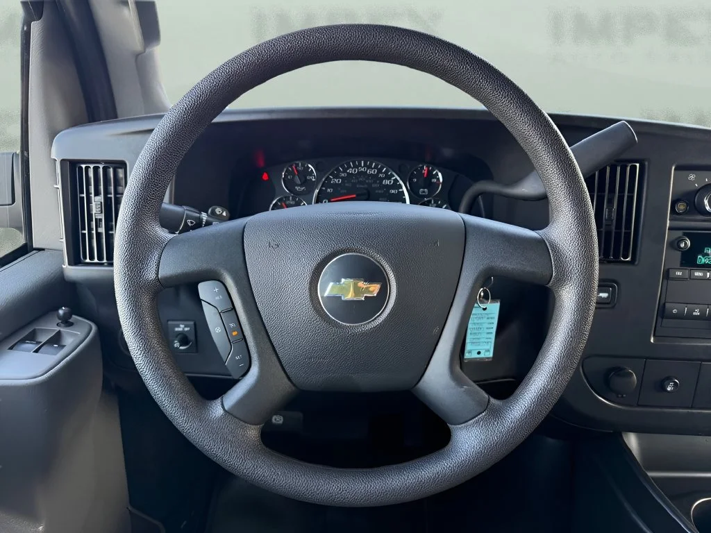 Used 2021 Summit White Chevrolet WT image 15