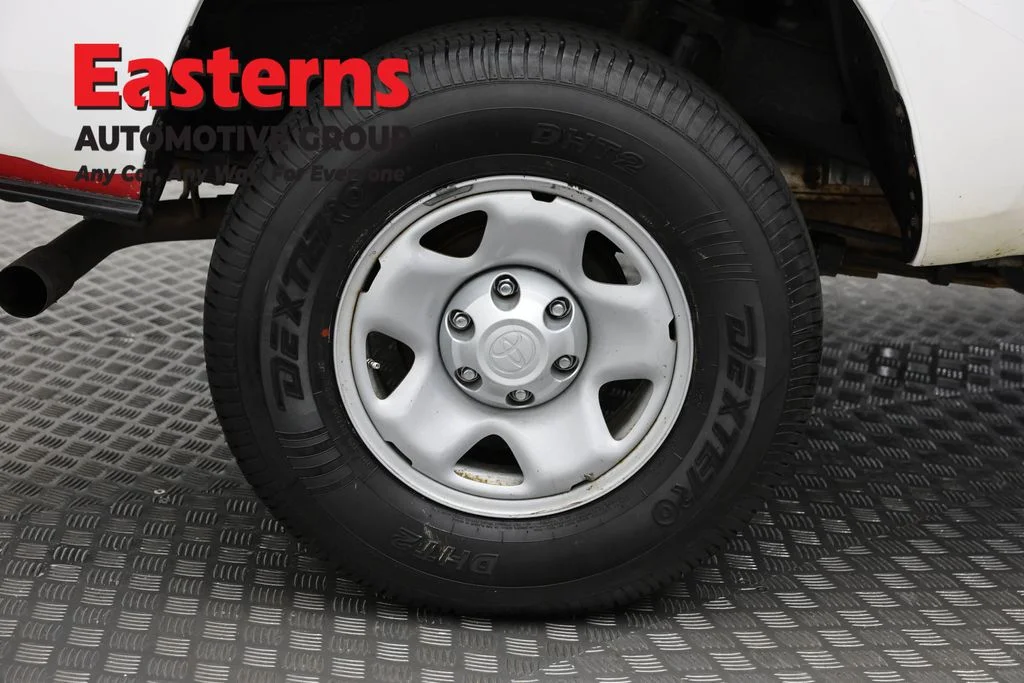 Used 2019 White Toyota SR image 28