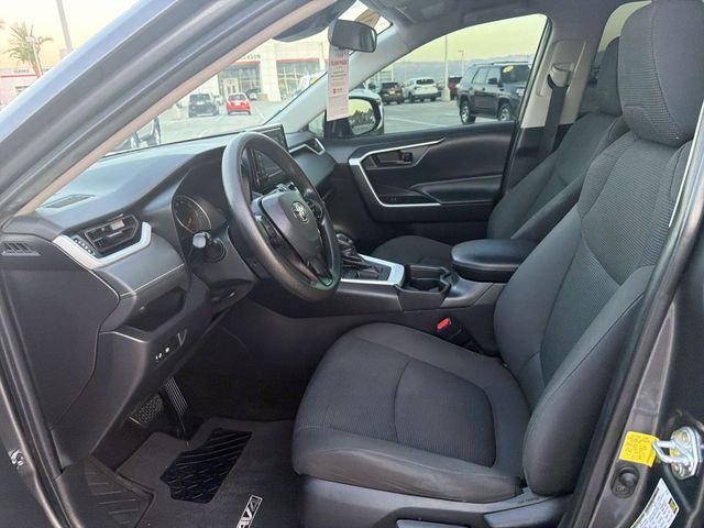 2021 Toyota RAV4 LE - Photo 24