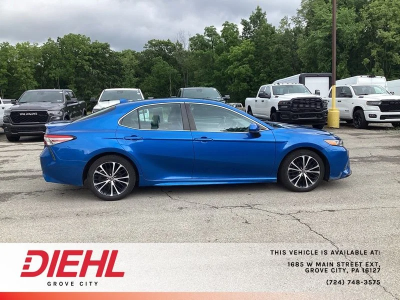 Used 2019 Blue Toyota SE image 8