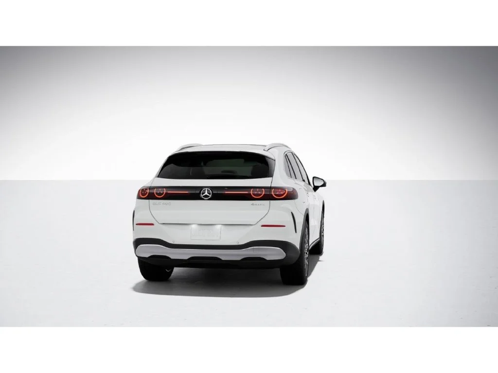 New 2027 White Mercedes-Benz GLC 400 image 24