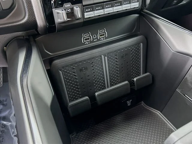 Used 2025 White Ram Rebel image 36