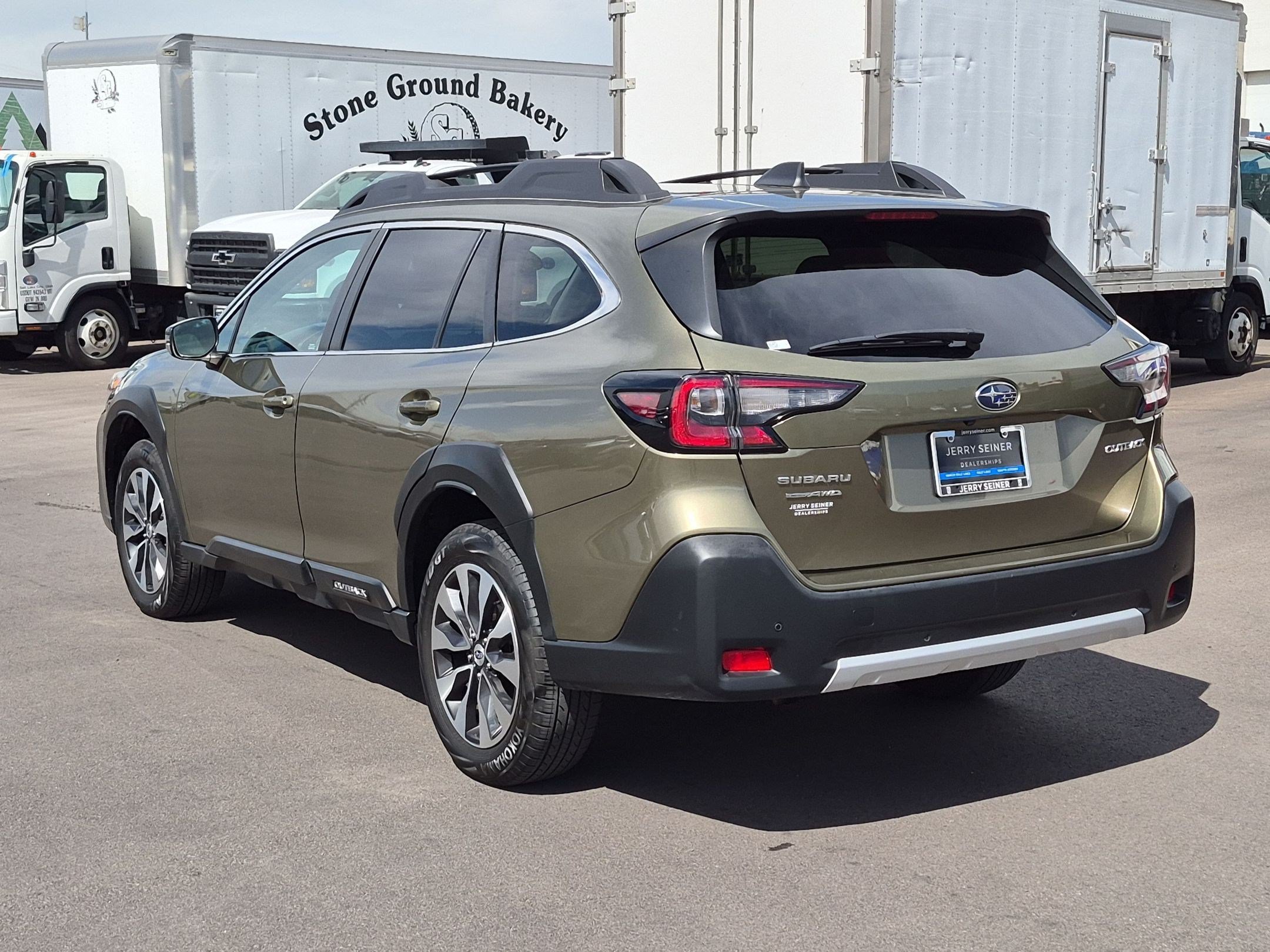 Used 2024 Autumn Green Metallic Subaru Limited image 4