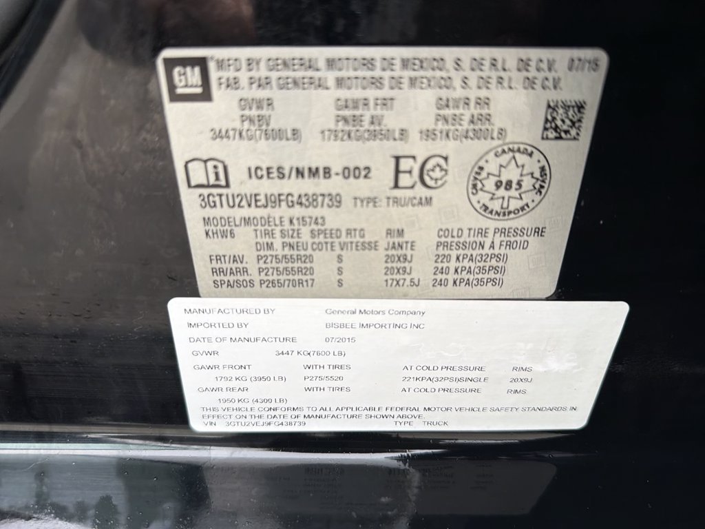 Used 2015 Black GMC SLT image 35