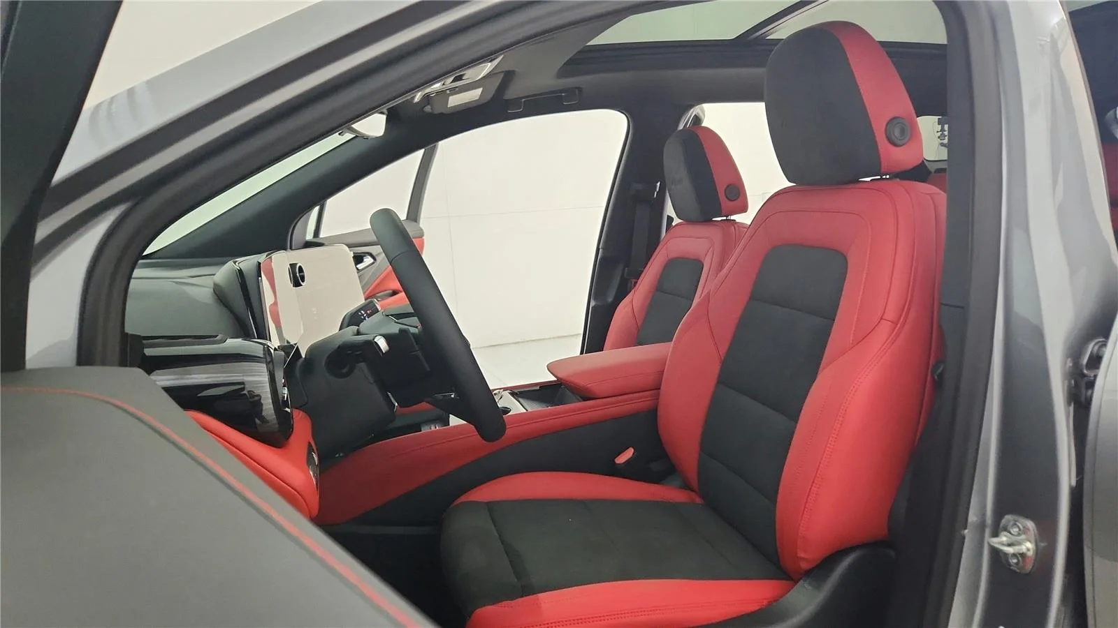 2025 Chevrolet Blazer EV RS - Photo 37
