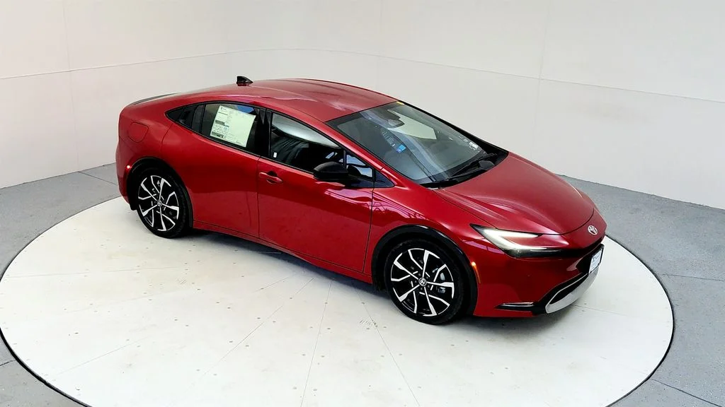 2026 Toyota Prius Plug-in Hybrid XSE - Photo 15