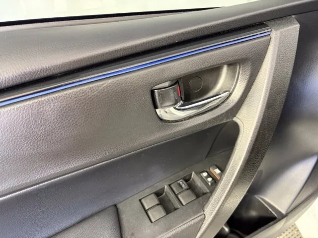 Used 2017 White Toyota SE image 16