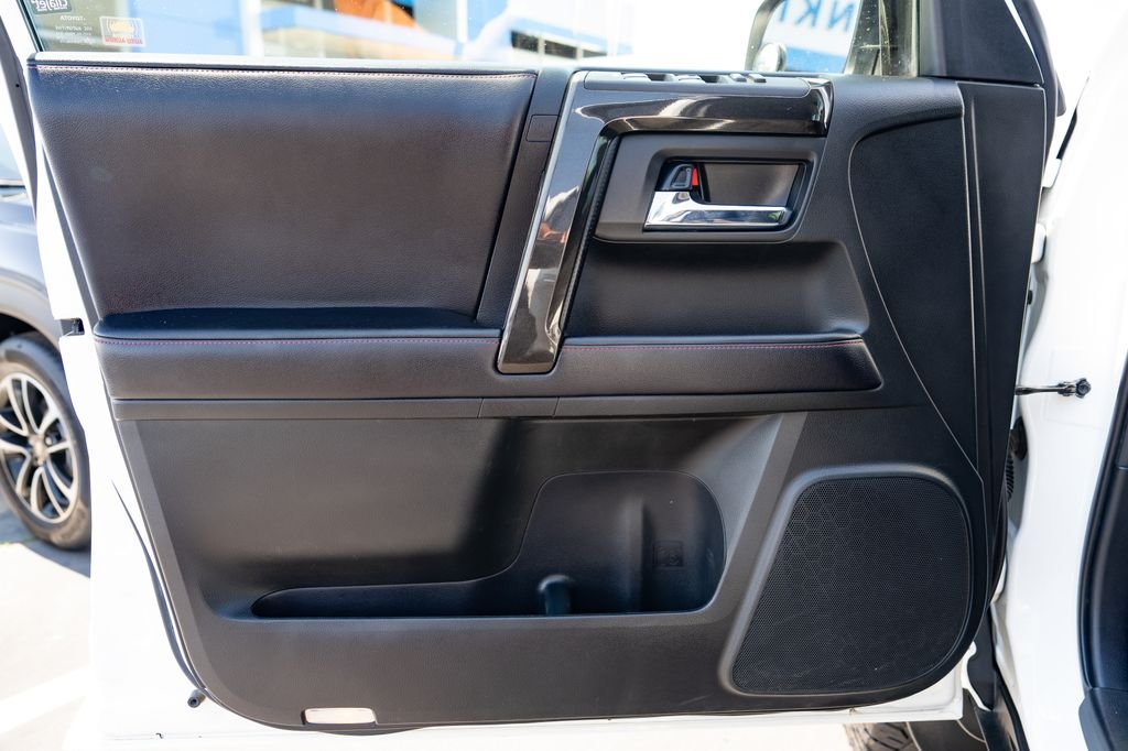 Used 2018 Super White Toyota TRD Off-Road image 21