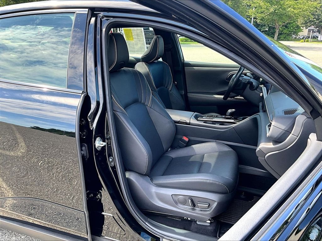 Used 2025 Black Toyota Nightshade image 11