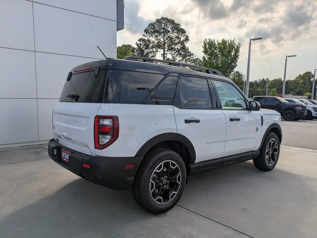 New 2026 Oxford White Ford Outer Banks image 4