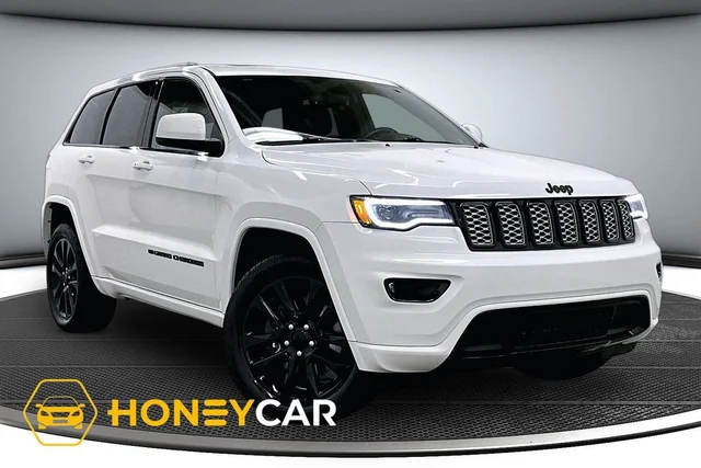 Pre-Owned 2022 Jeep Grand Cherokee WK Laredo X