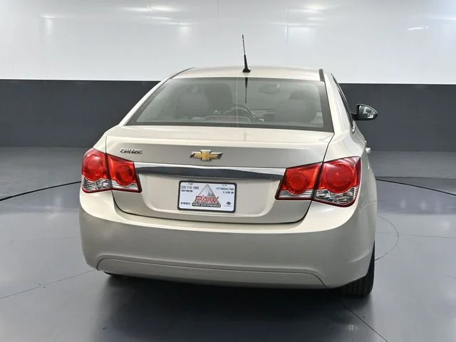 2013 Chevrolet Cruze LS - Photo 5