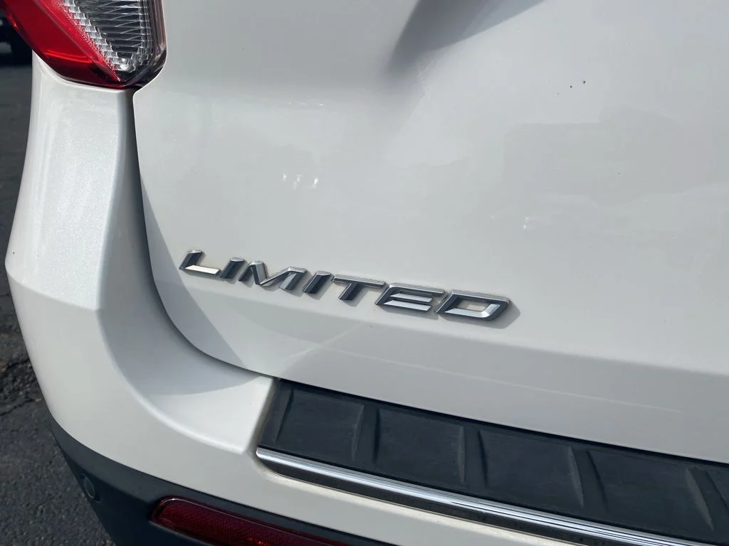 Used 2023 White Ford Limited image 43