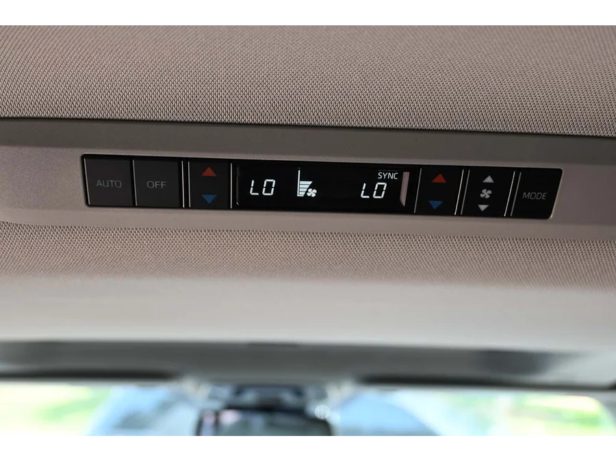 New 2025 WHITE Toyota XLE Mobility Handicap Van image 28