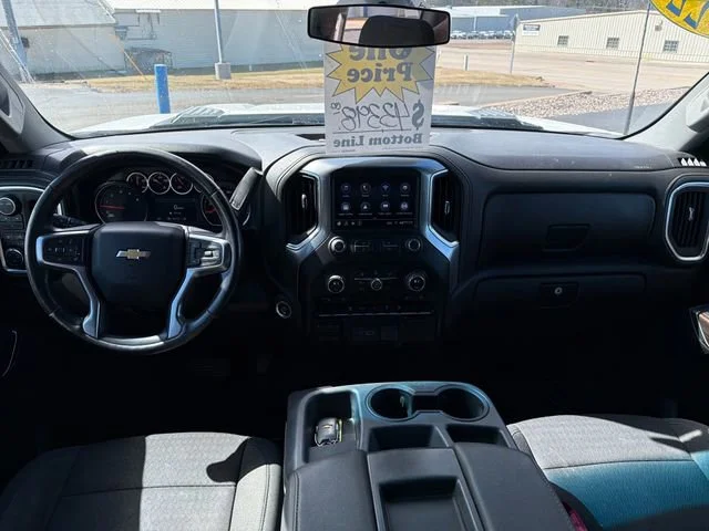 Used 2022 Summit White Chevrolet LT image 32