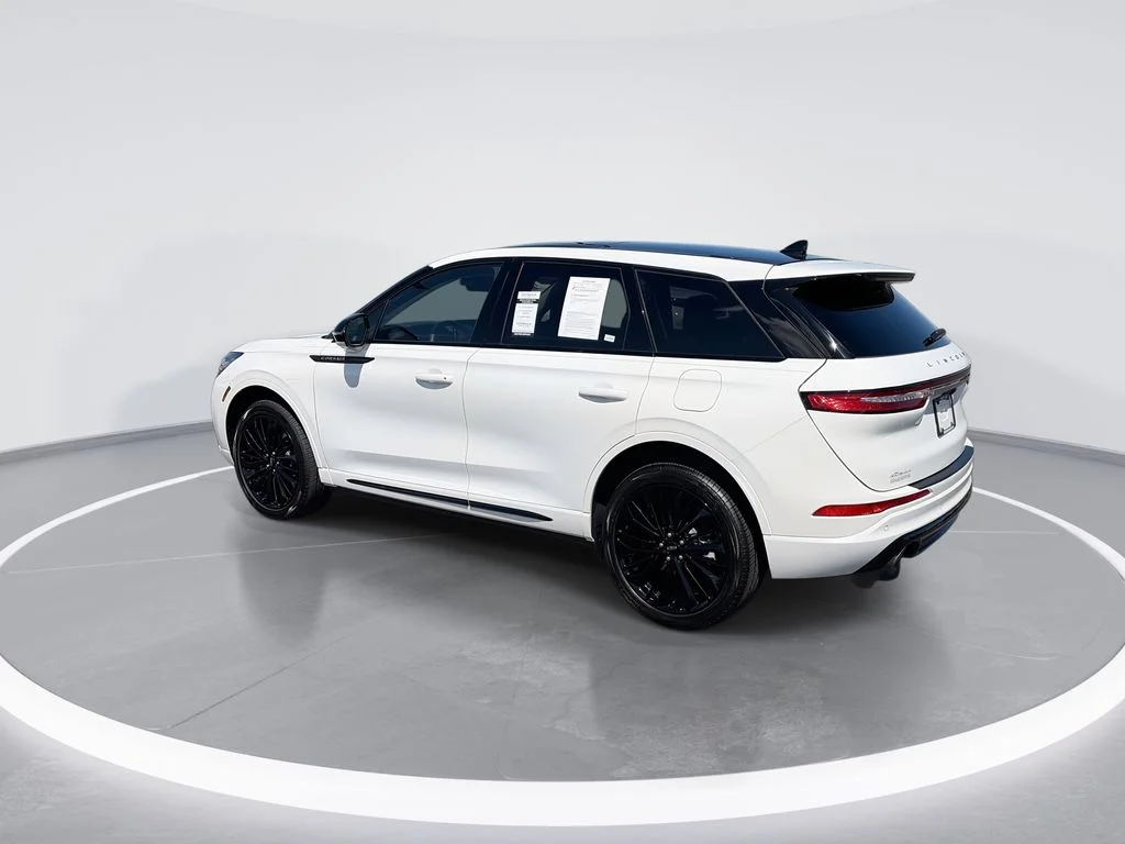 Used 2023 White Lincoln Standard image 6