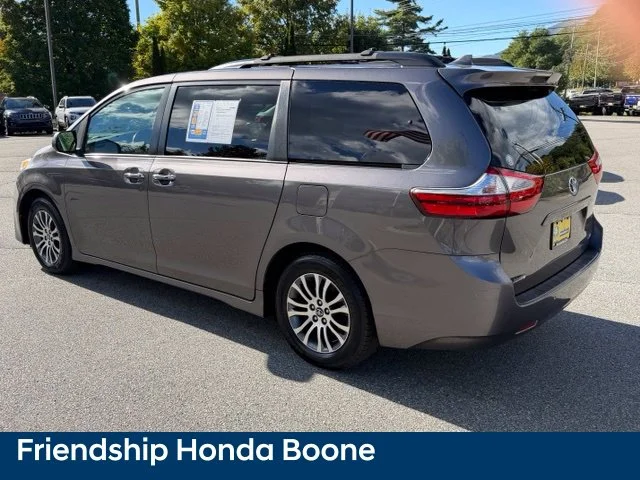 Used 2018 Gray Toyota XLE Premium image 7